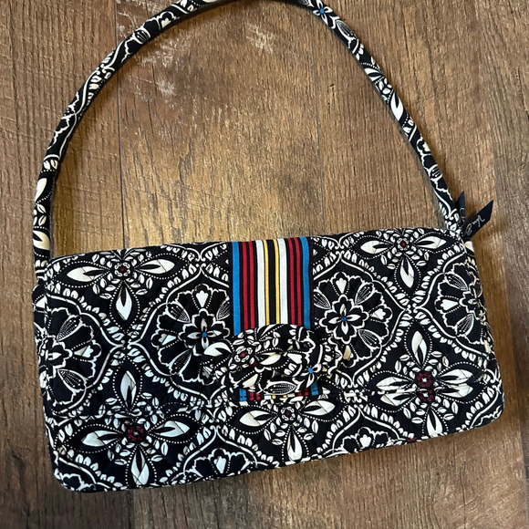 Vera Bradley Handbags - Women's Vera Bradley Shoulder Bag Black White Floral